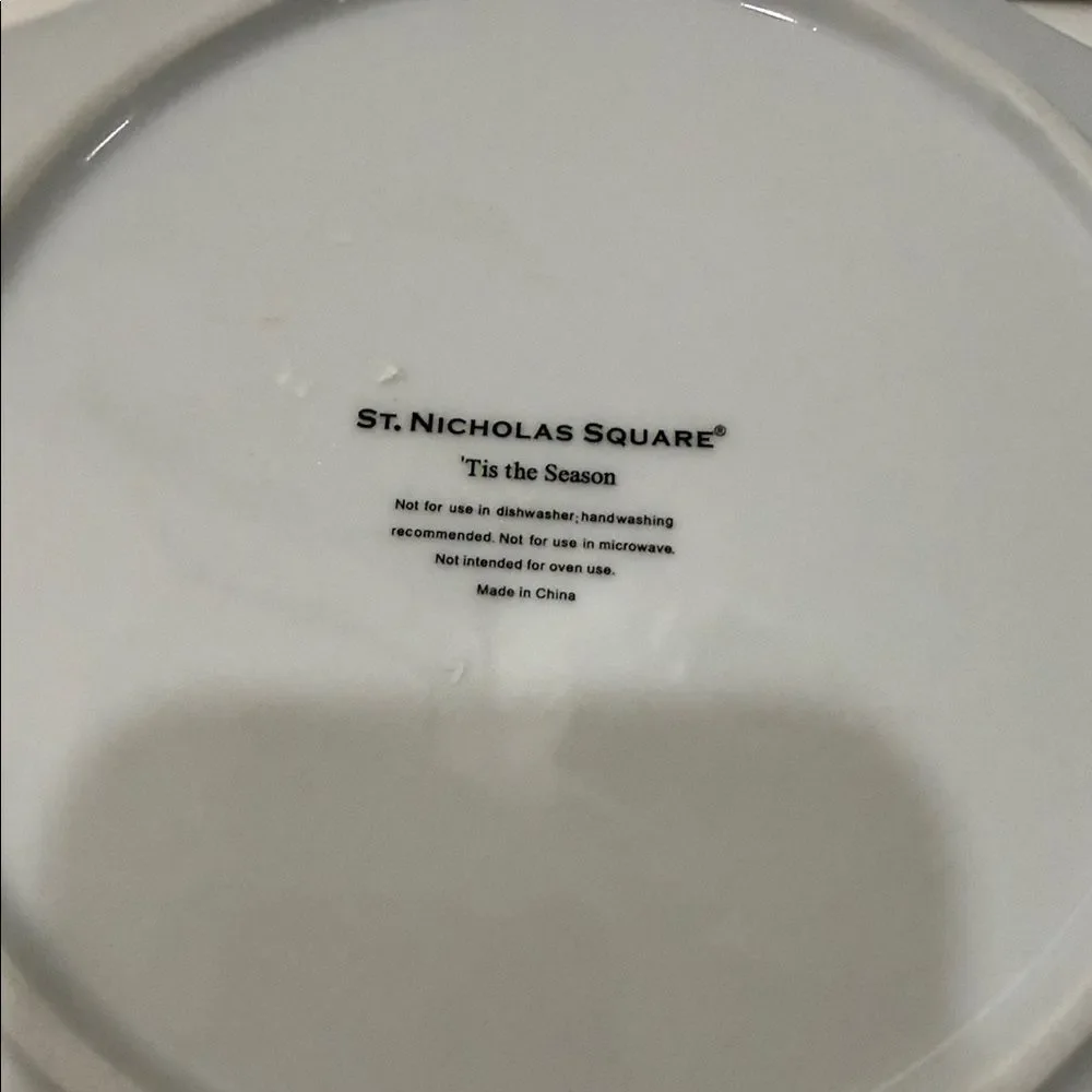 St. Nicholas Square White Silver Star Christmas Holiday Dinnerware 10 3/4 Plate